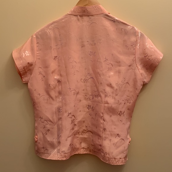 Pretty pale pink blouse with cloth fasteners - Picture 2 of 2
